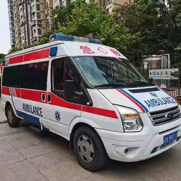 小金长途救护车护送病人返乡